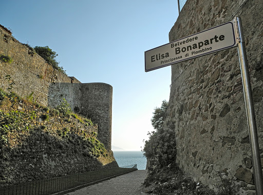 Sui Passi di Elisa: Marina Meoni vince il bando per la realizzazione di un�opera d�arte sul Belvedere intitolato alla Principessa di Piombino