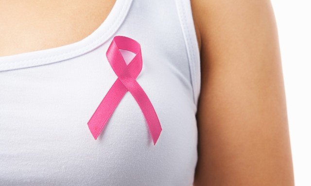 TUMORE AL SENO, PIOMBINO SI ILLUMINA DI ROSA NEL MESE DI OTTOBRE