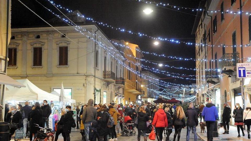 ATTIVIT COMMERCIALI, DAL COMUNE 50MILA EURO PER CHI ADERIR AI PROGETTI ADOTTA UNA VETRINA E PRESTO