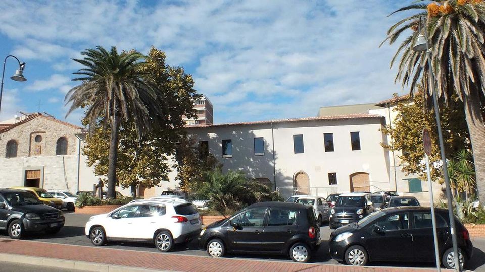 Ex officine: via alla demolizione