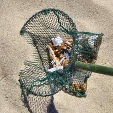 PER UNA SPIAGGIA SENZA FILTRI. IL COMUNE DICHIARA GUERRA ALLE CICCHE ABBANDONATE