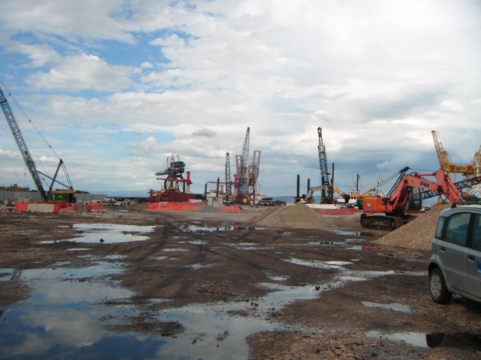 L\'assessore Pietrelli visita il porto: "Bene i lavori per l\'ampliamento"