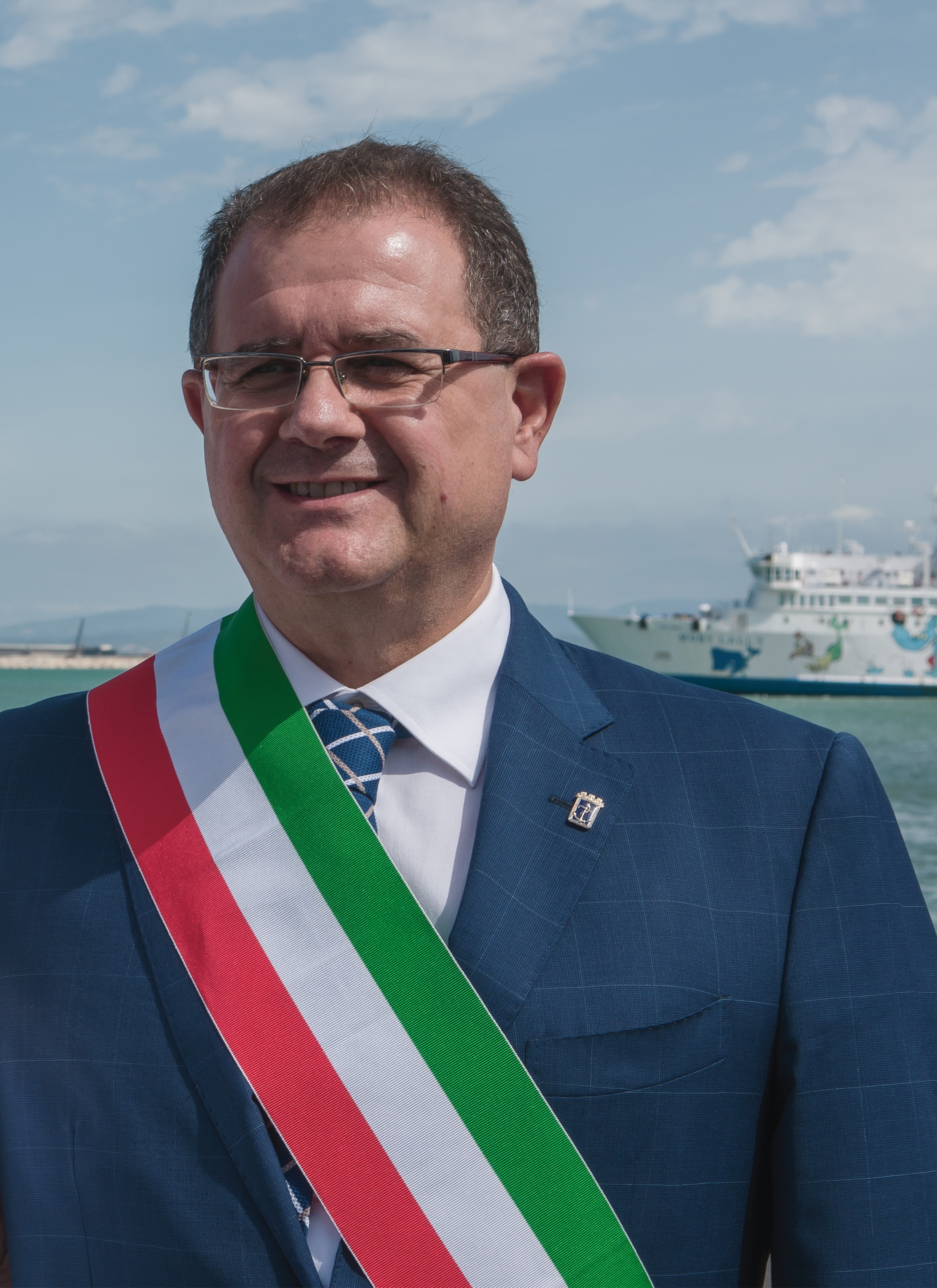 Lavoro, sanità, bonifiche e diversificazione produttiva. Partendo dalle criticità Giuliani delinea le prospettive future per la città e il territorio