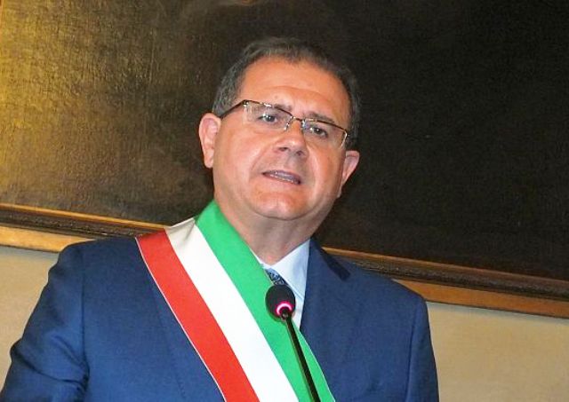 Danni al litorale. Interventi di difesa della costa non più rimandabili Incontro in Comune tra balneari e sindaco per delineare azioni di intervento