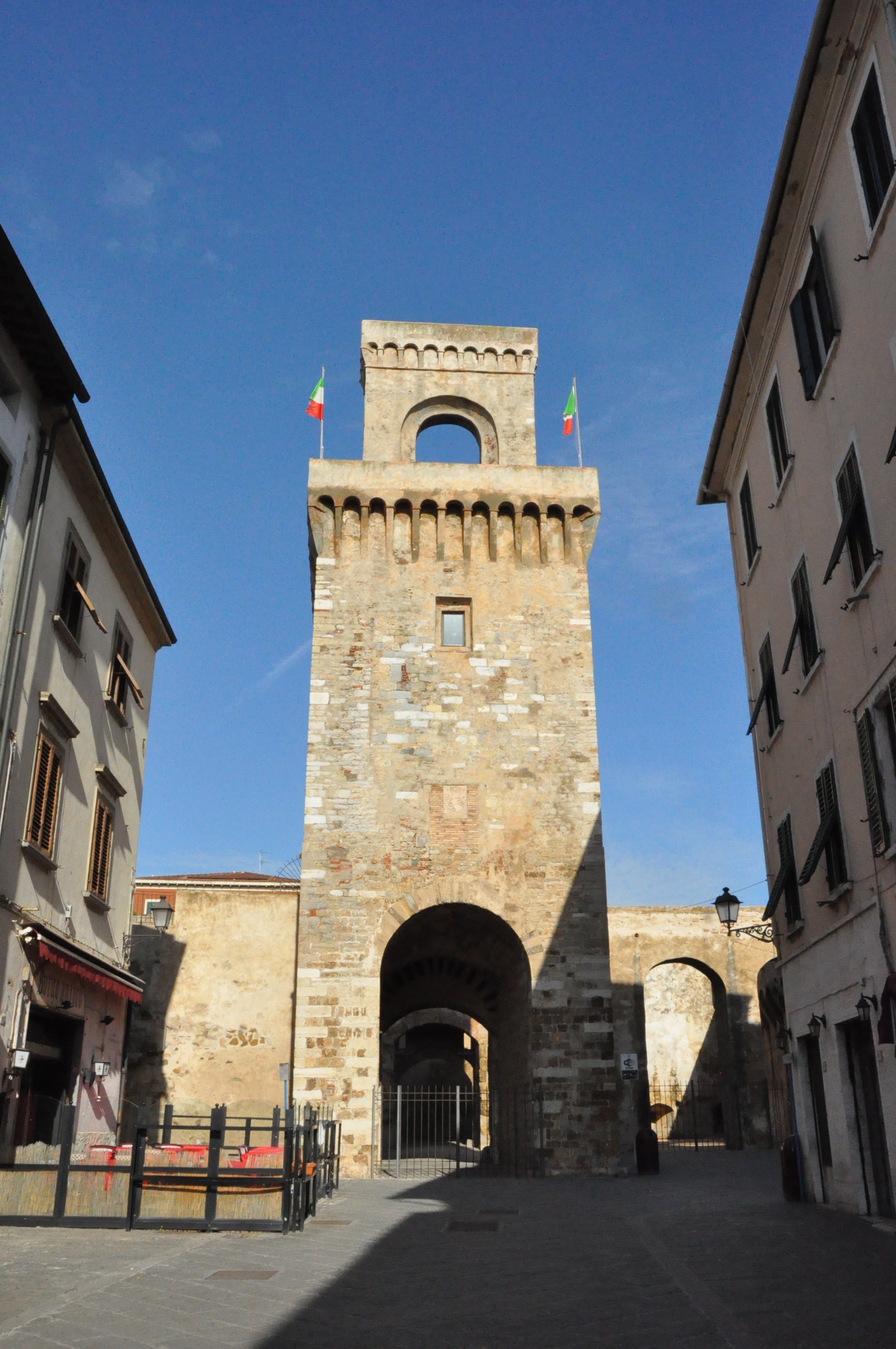 RUGGINE: LE SCULTURE DI MASSIMO BERTOLINI AL RIVELLINO