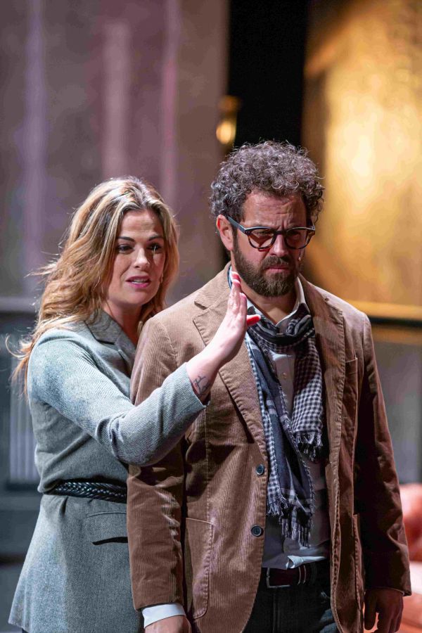 Scusa sono in riunione...ti posso richiamare? Mercoled� 6 dicembre, ore 21 � Teatro Metropolitan�����