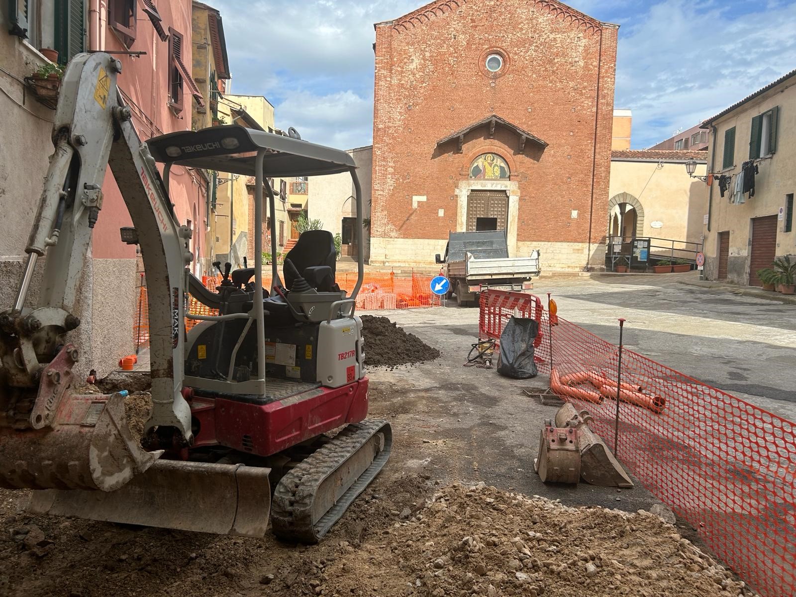 Entrano nel vivo i lavori per la ripavimentazione di�piazza�Don Ivo�Micheletti